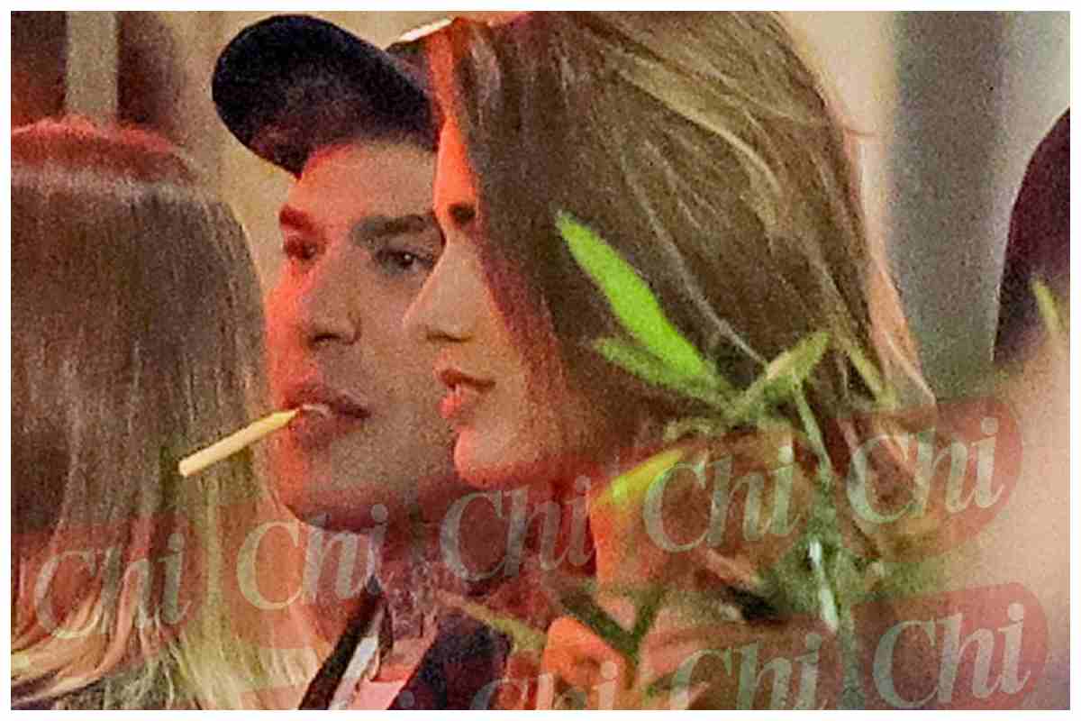 Fedez e Clara paparazzati