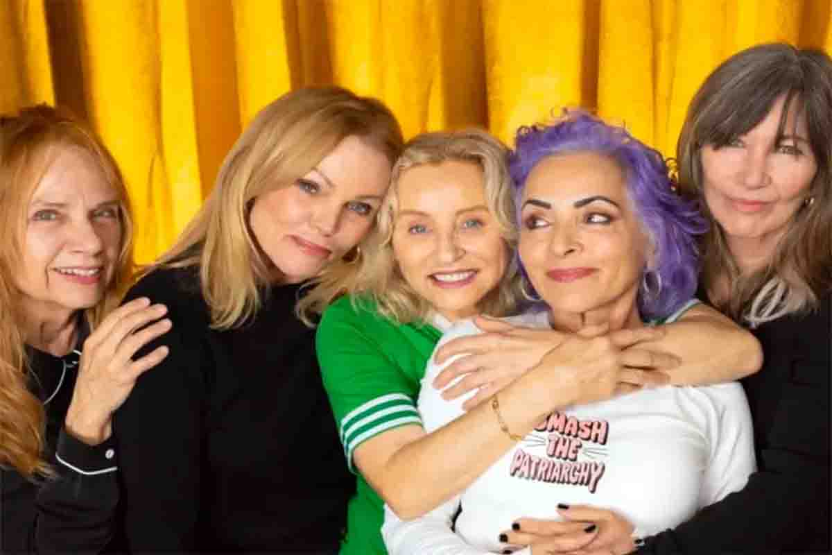 Coachella 2025, Go-Go's