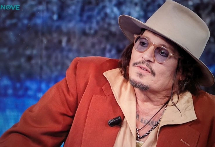Johnny Depp irriconoscibile sul set: cosa è successo all’attore