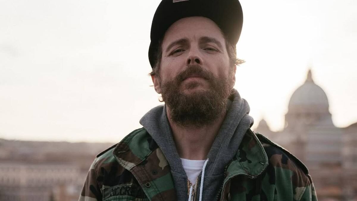 Concerto di Jovanotti del 26 aprile posticipato: il cantante rende omaggio a Papa Francesco