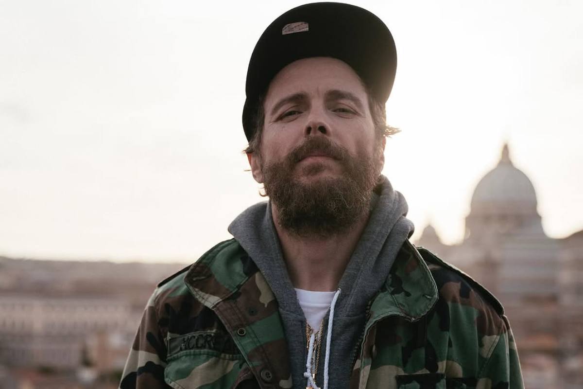 Concerto di Jovanotti del 26 aprile posticipato: il cantante rende omaggio a Papa Francesco