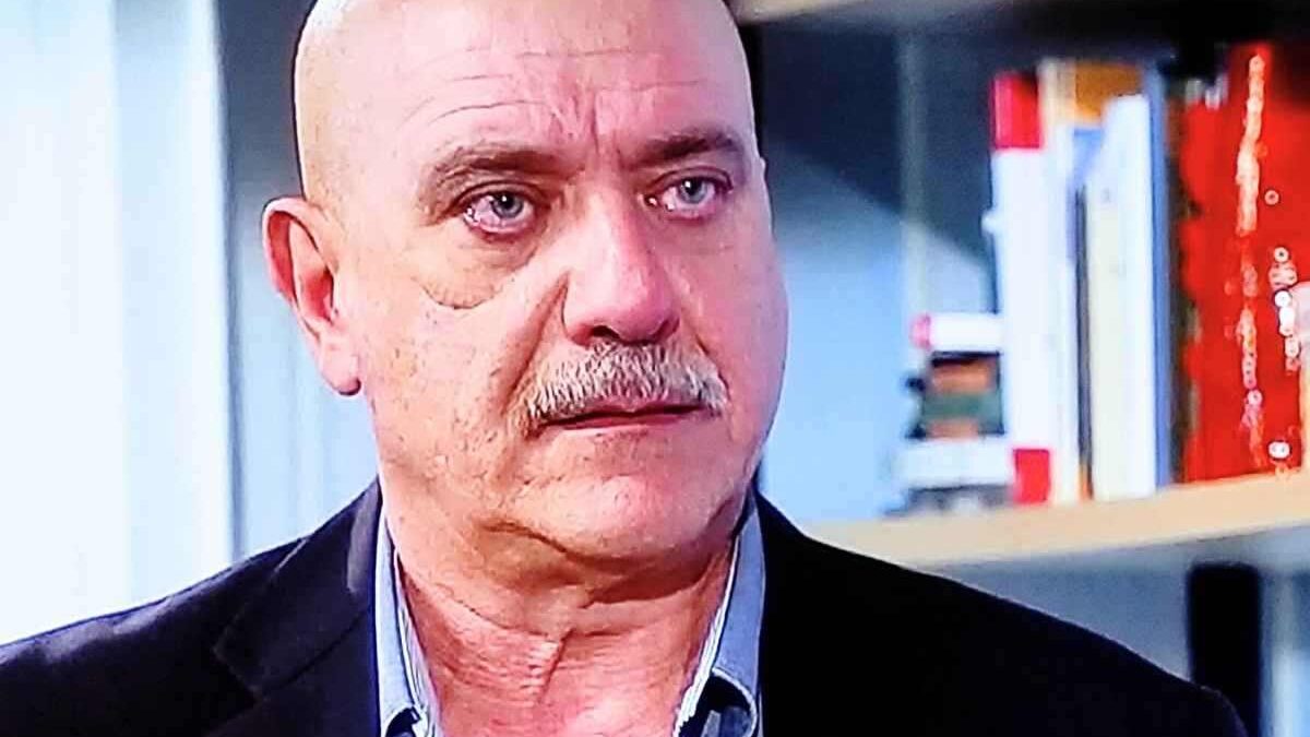 Un Posto al sole, anticipazioni: Luca distrutto scrive una lettera di addio