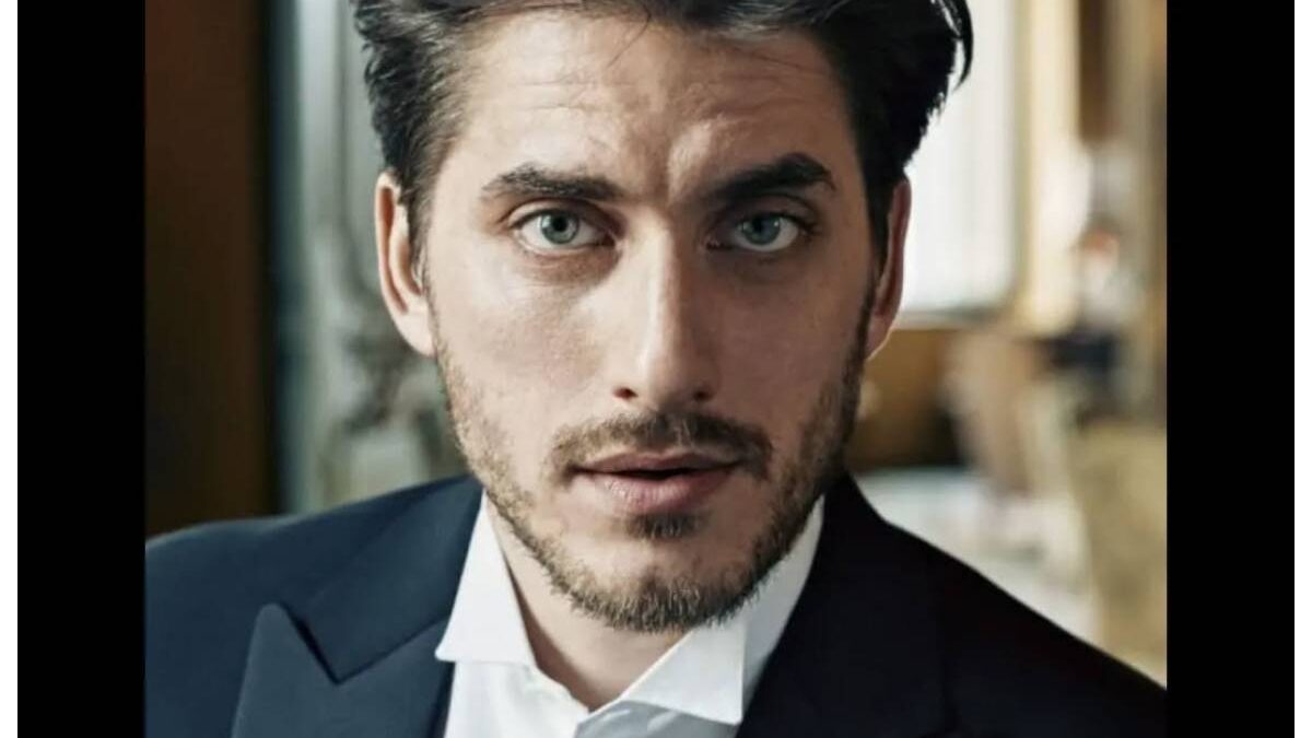 Luca Marinelli: età, carriera e vita privata dell’attore