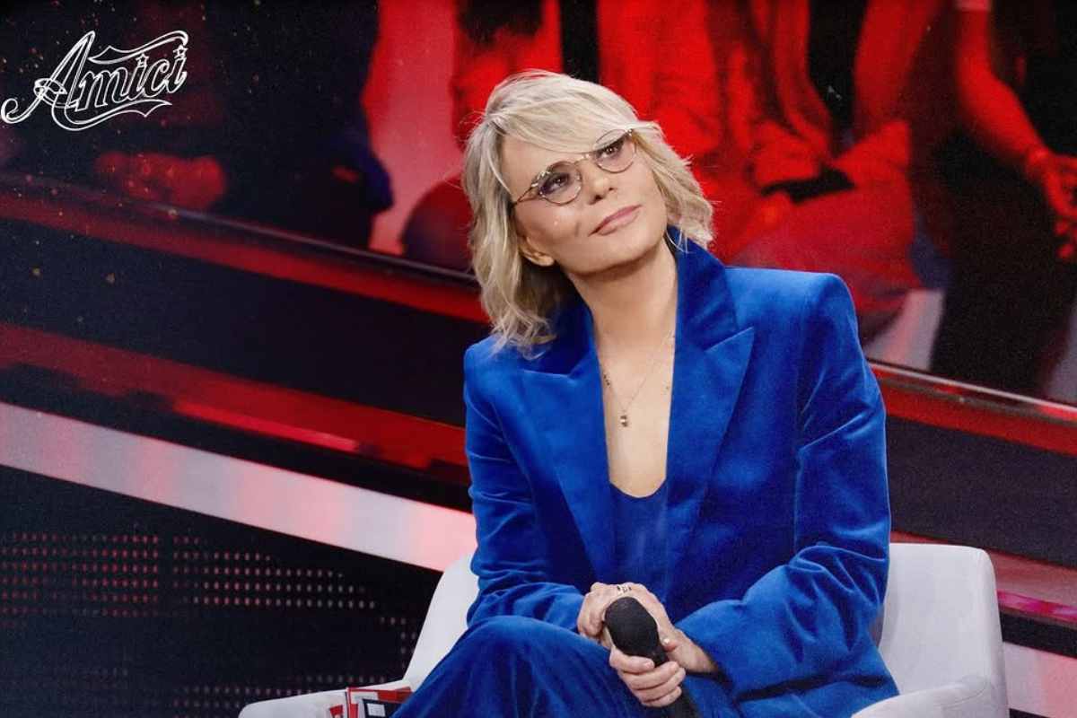 Amici, spoiler 5 aprile: eliminato, giuria, super ospite. Cosa succederà