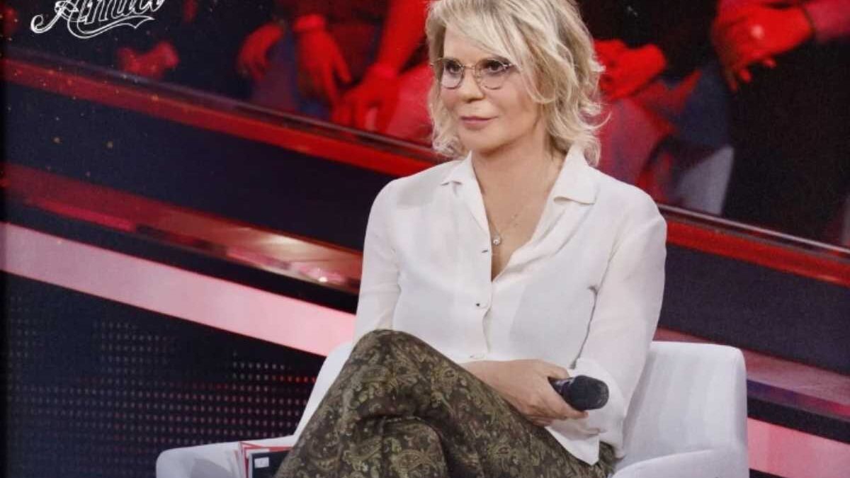 Amici, lite furiosa in studio: interviene Maria De Filippi. Cosa è successo