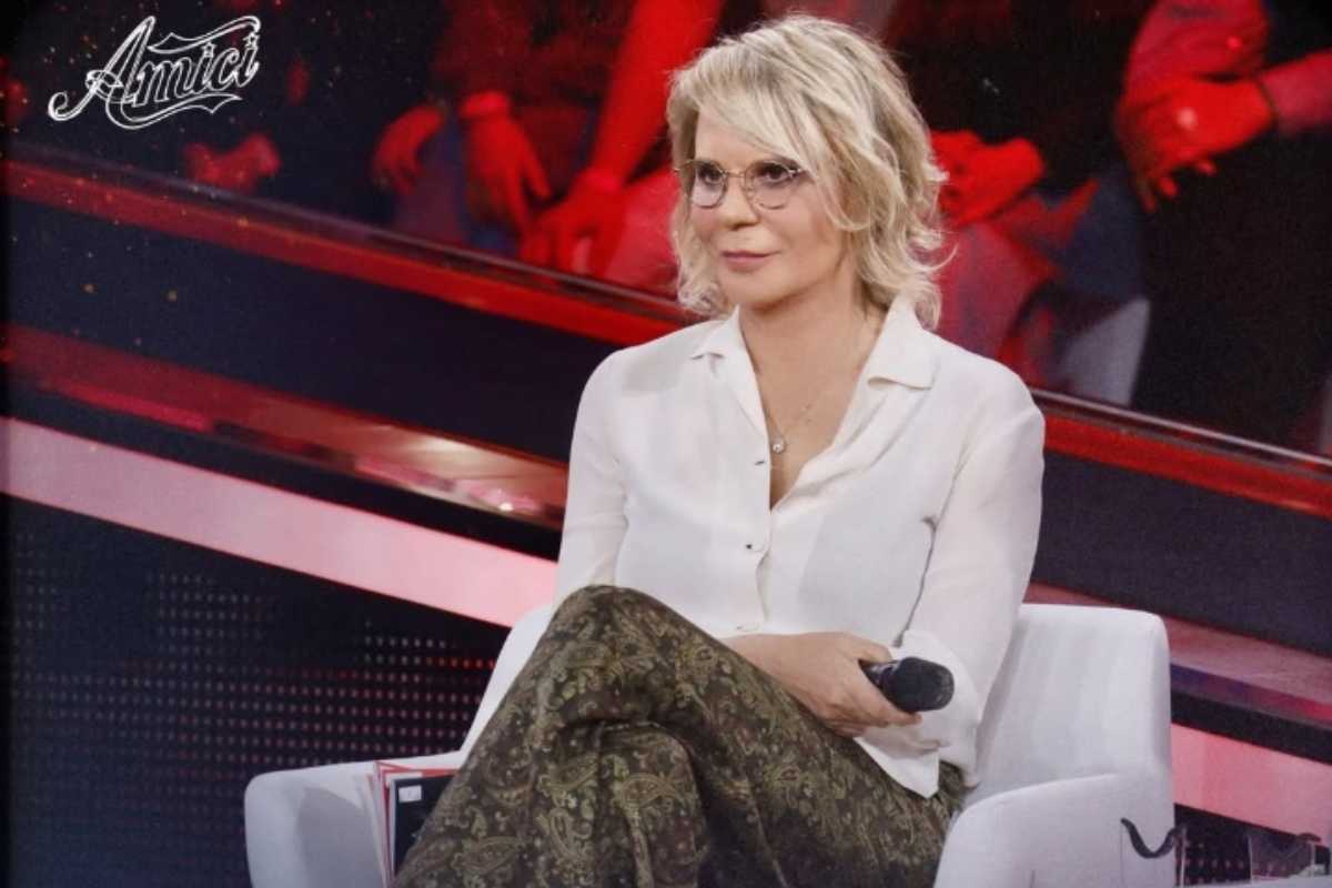 Amici, lite furiosa in studio: interviene Maria De Filippi. Cosa è successo