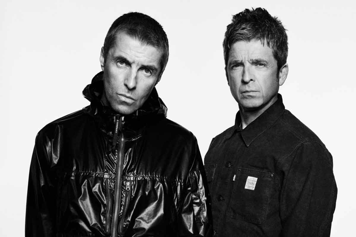 Oasis, il ritorno nei negozi con una ristampa di Some Might Say: e i fratelli festeggiano Pasqua insieme