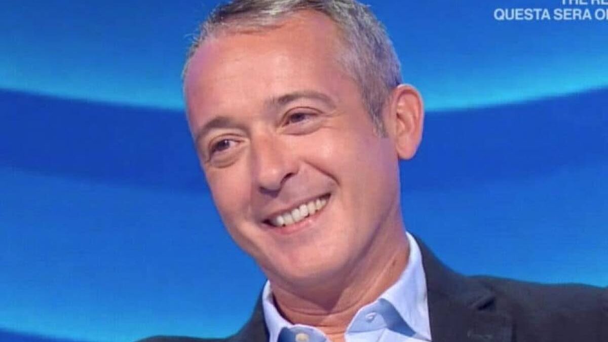 Pierluigi Diaco: età, marito, dove vive, lauree. Tutto sul conduttore di Bella Mà