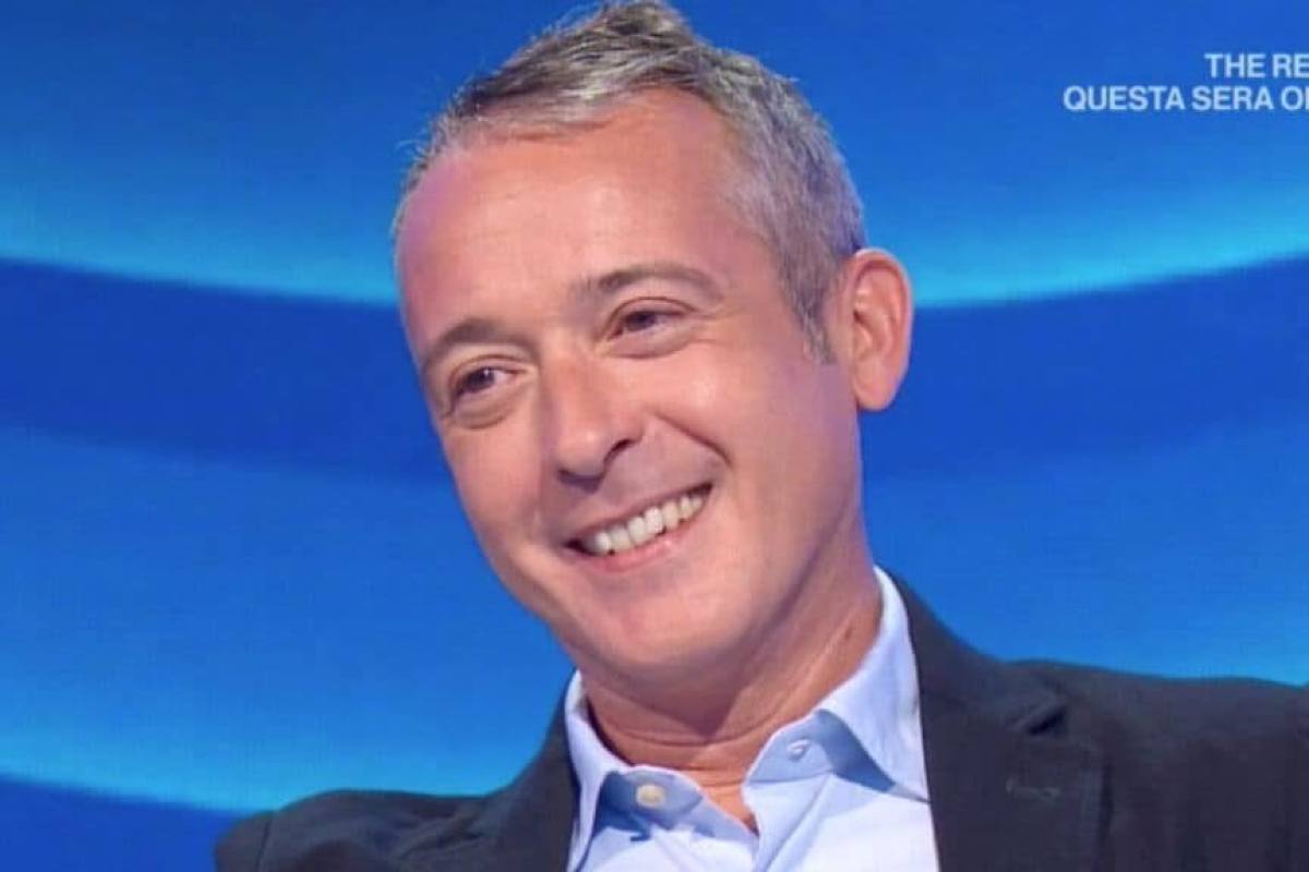 Pierluigi Diaco: età, marito, dove vive, lauree. Tutto sul conduttore di Bella Mà