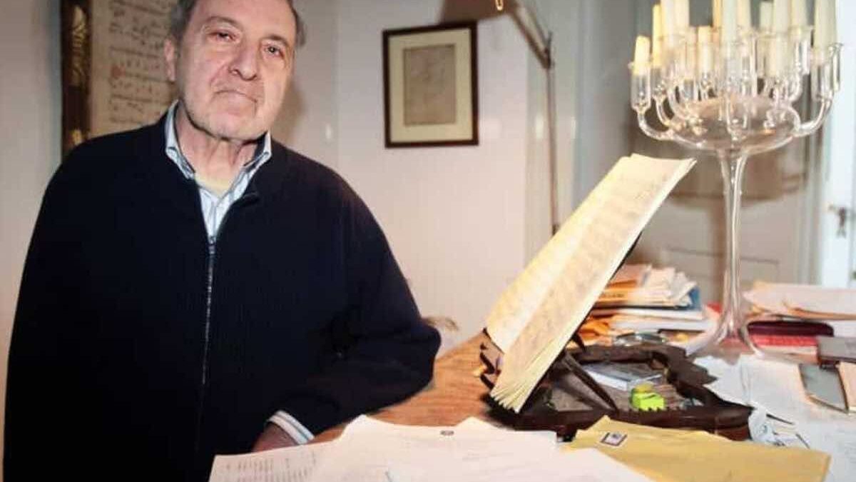 Morto a Napoli il regista e compositore Roberto De Simone: aveva 91 anni