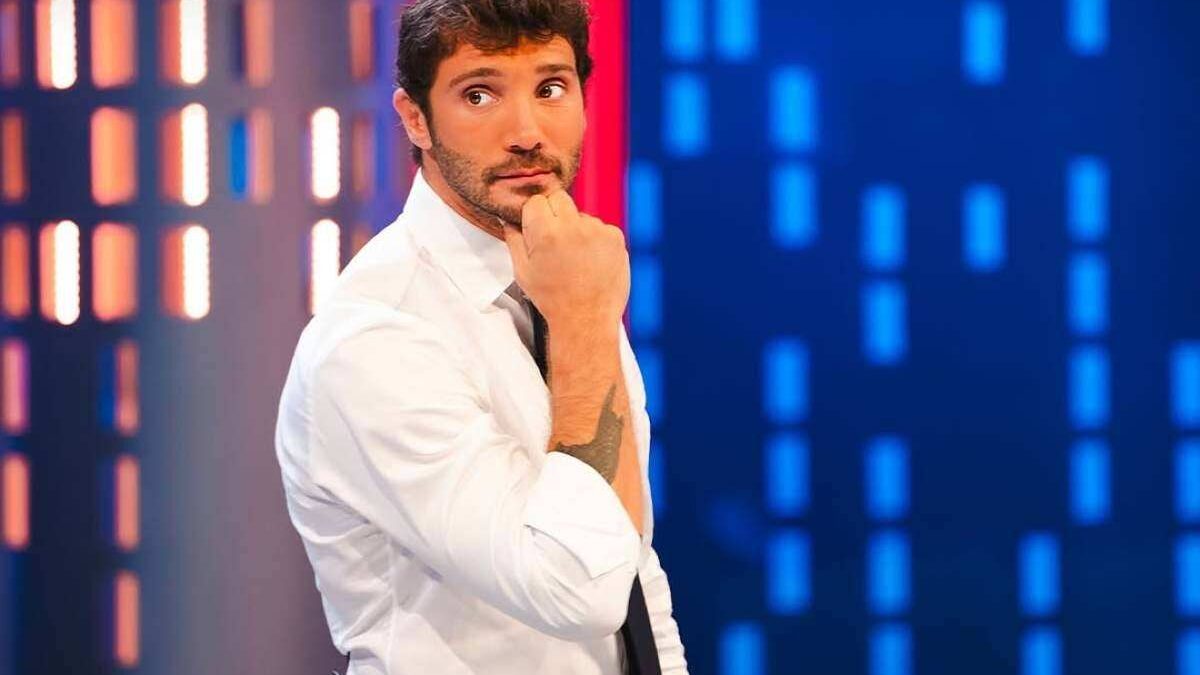 Stefano De Martino, le sue case da sogno tra Milano e Napoli: dove vive il conduttore di Affari Tuoi