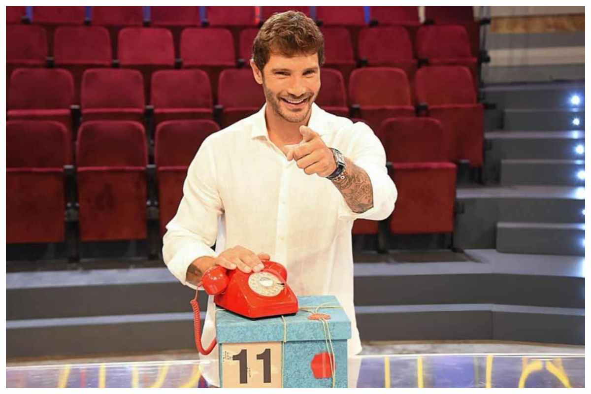 Stefano de Martino Affari tuoi sospeso