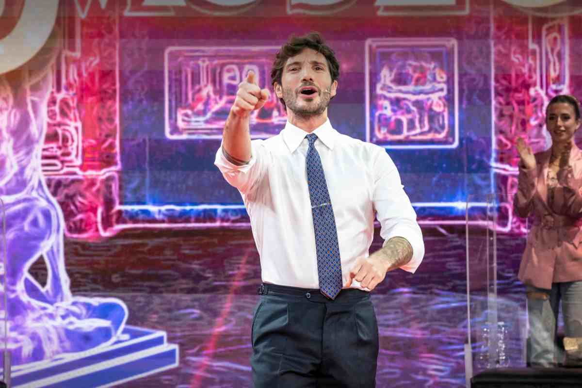 Stefano de Martino pronto a lasciare Step? Tutte le ipotesi sul futuro del conduttore