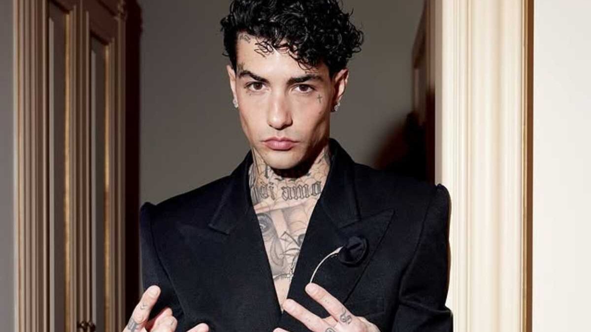 Tony Effe, tutto sul rapper che ha debuttato al cinema a 4 anni