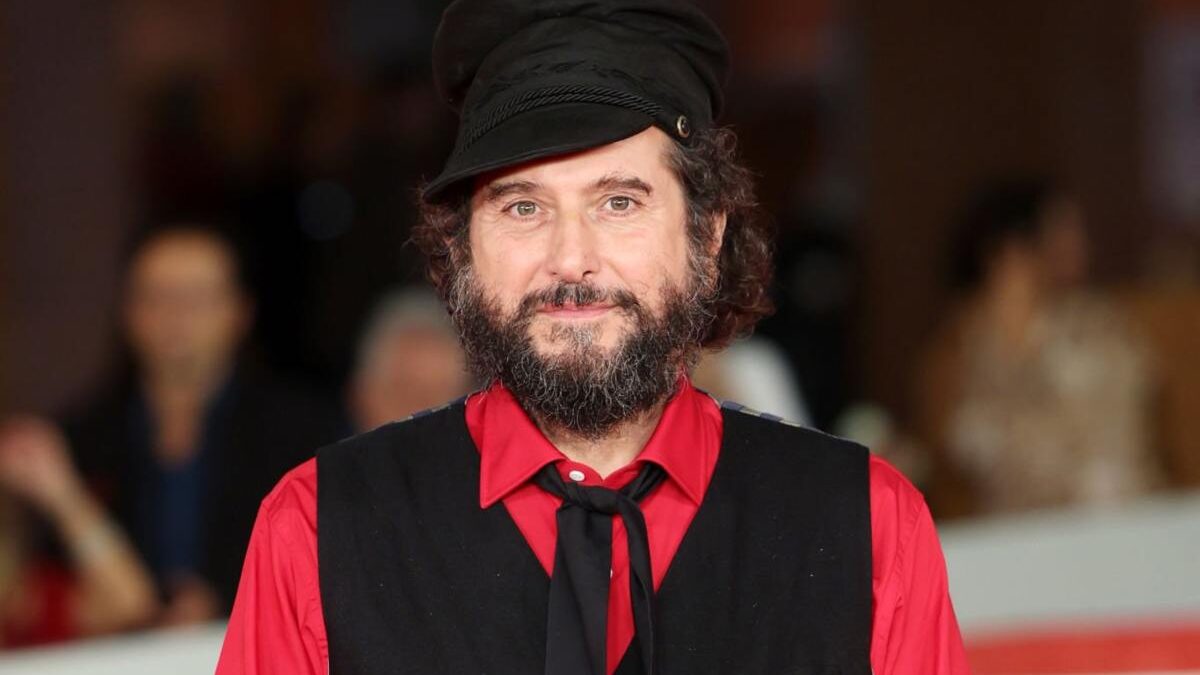 Vinicio Capossela: tutto sull’artista, la vita privata e le canzoni