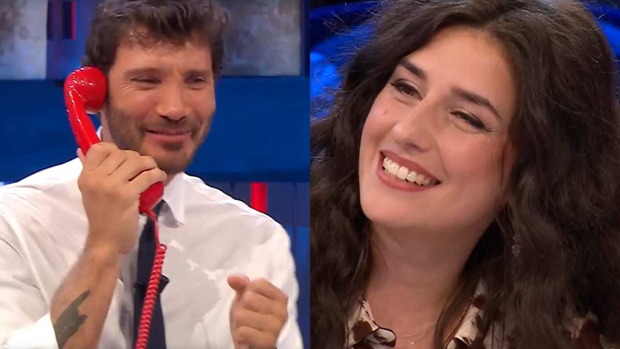 Affari Tuoi, Valentina dall’Emilia Romagna accetta 25mila euro. De Martino al settimo cielo
