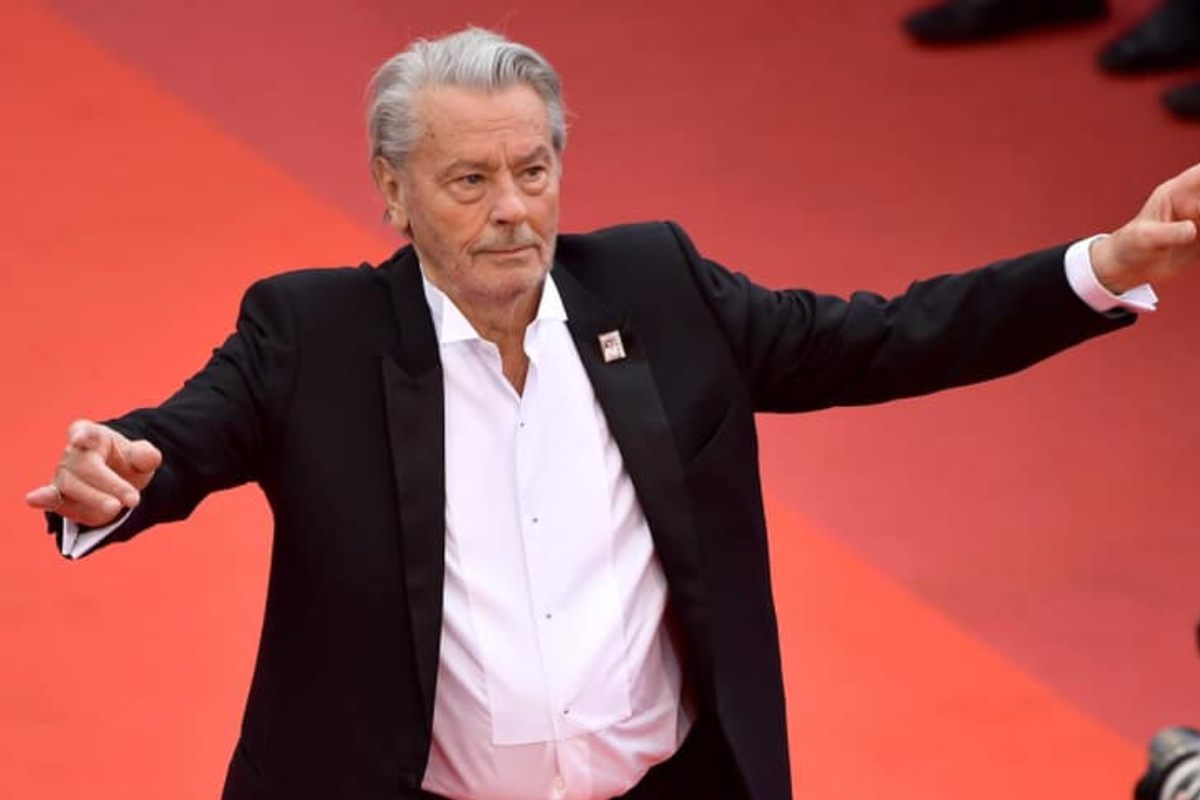 Il testamento (segreto) di Alain Delon: cosa si è scoperto sui figli