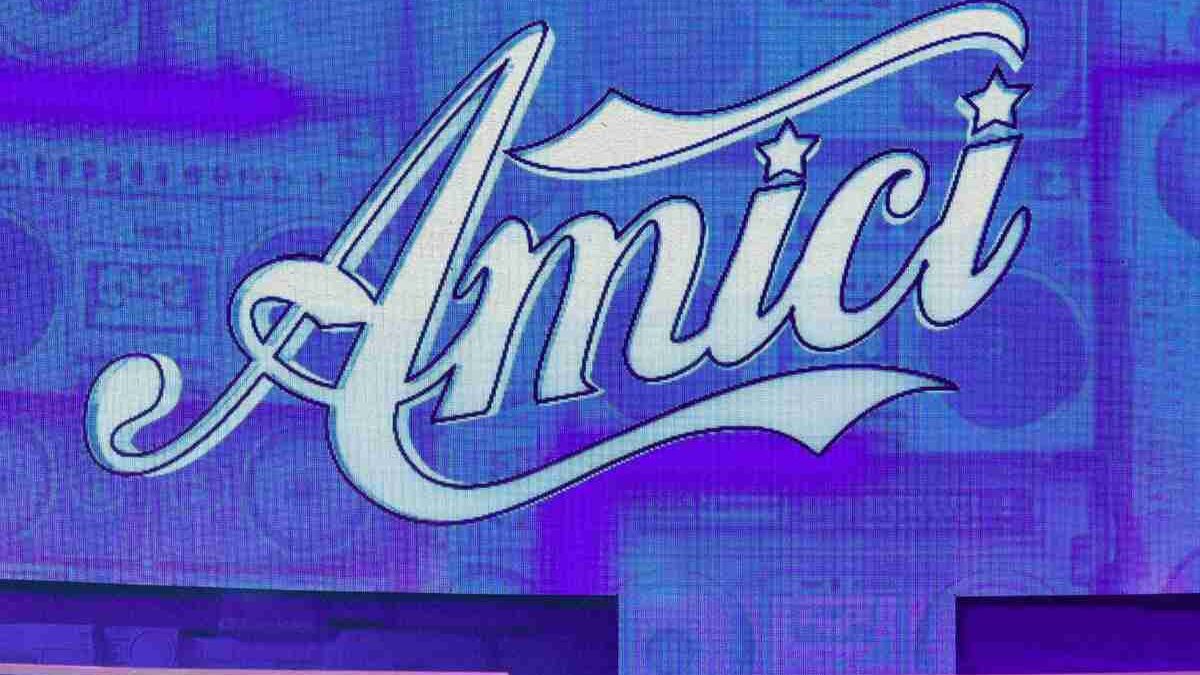 Amici, anticipazioni sabato 10 maggio: chi va in finale, eliminati e ospiti