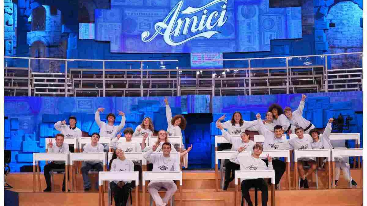 Amici, quando va in onda la finale e chi sono gli allievi in gara
