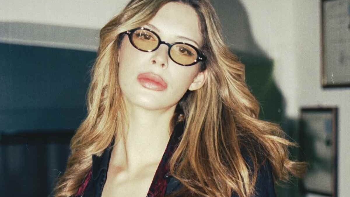 Isola dei Famosi, chi è Carly Tommasini: età, lavoro, studi, dove vive. Tutto su di lei