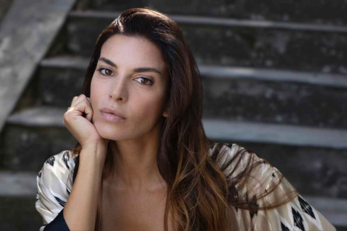 Claudia Ruffo di Un Posto al Sole si è sposata: l’abito elegantissimo e le nozze a Capri