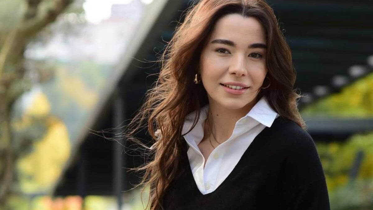 Feyza Sevil Güngör: età, laurea, fidanzato, profilo Instagram. Tutto sull’attrice di Tradimento