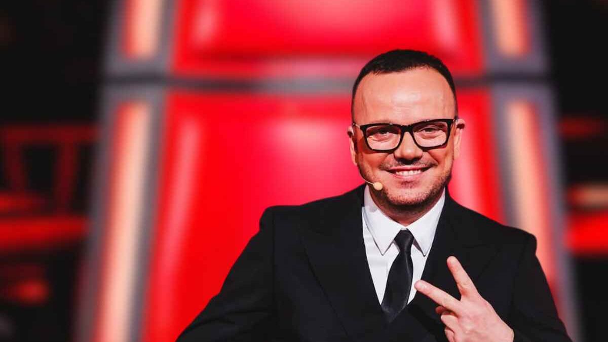 Gigi D’Alessio, dove vive, la nuova compagna, l’addio alla Tatangelo, la carriera