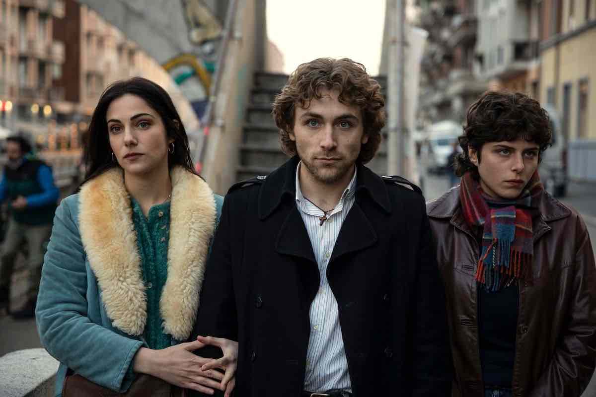 la vita bugiarda degli adulti trama