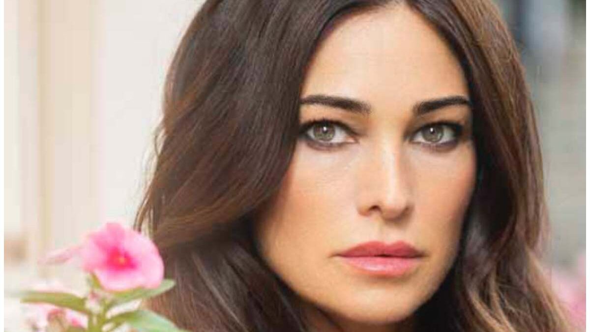 Manuela Arcuri: età, dove vive, compagno e figli, studi. Carriera e vita privata dell’attrice