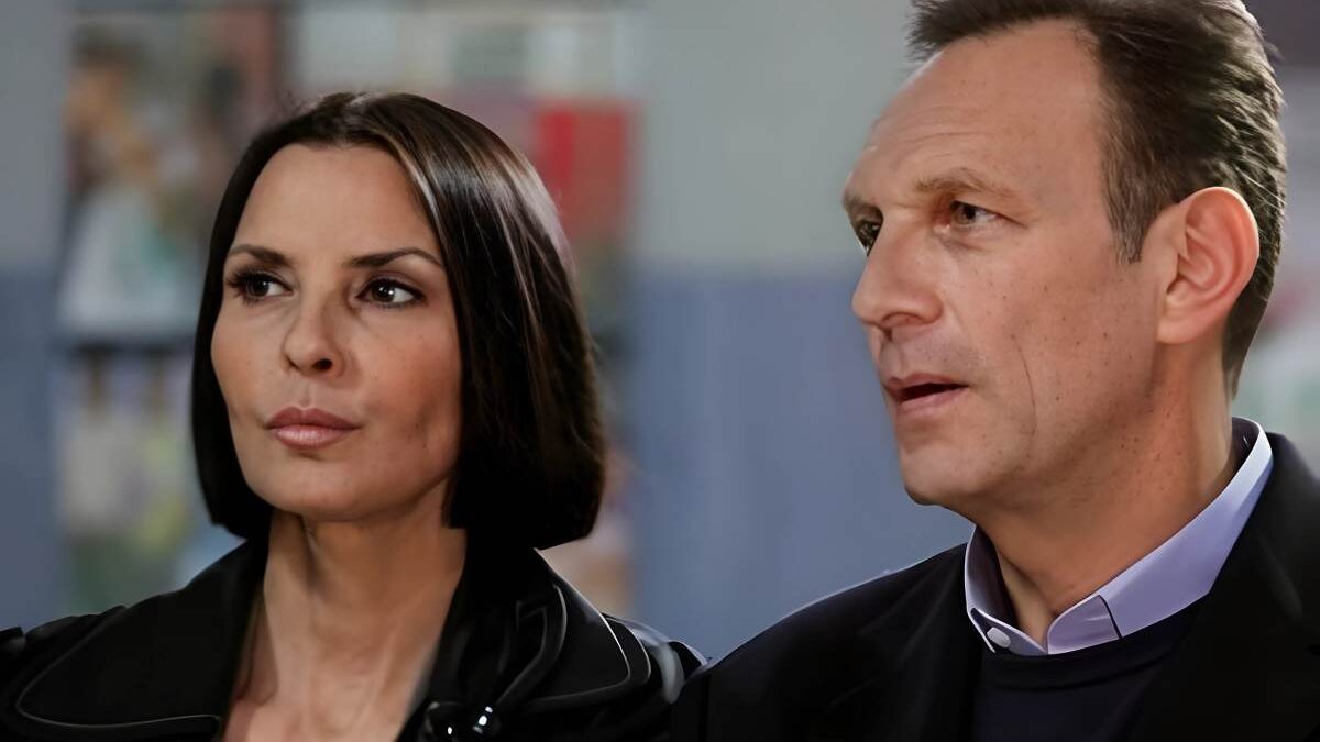 Un Posto al sole, anticipazioni prossime puntate: Marina e Roberto in difficoltà, sono ad un bivio