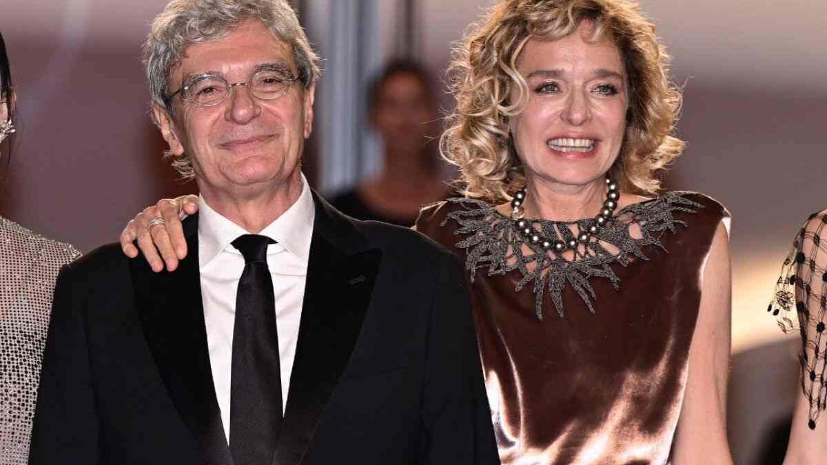 Martone e Valeria Golino grandi protagonisti a Cannes: sette minuti di applausi per “Fuori”