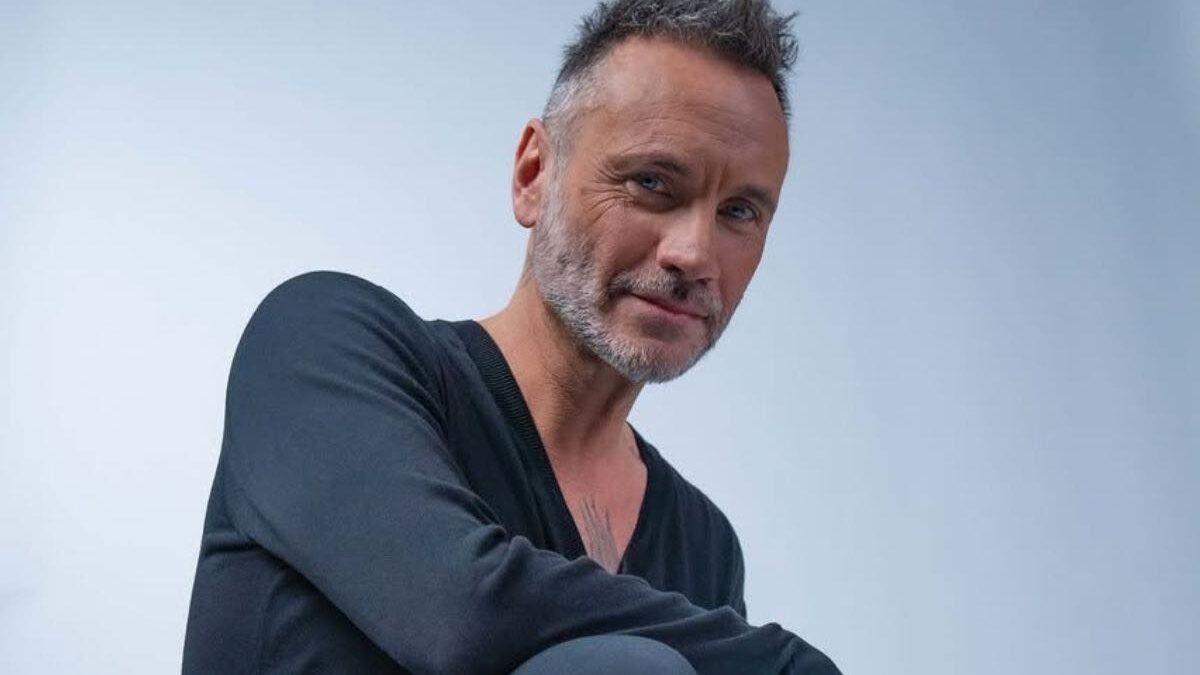 Nek: età, dove vive, moglie e figli, studi, incidente. Tutto sul cantante