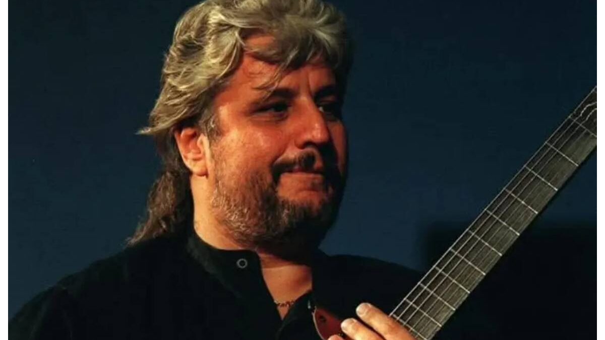 “Nero a metà”, dove vedere il docufilm su Pino Daniele