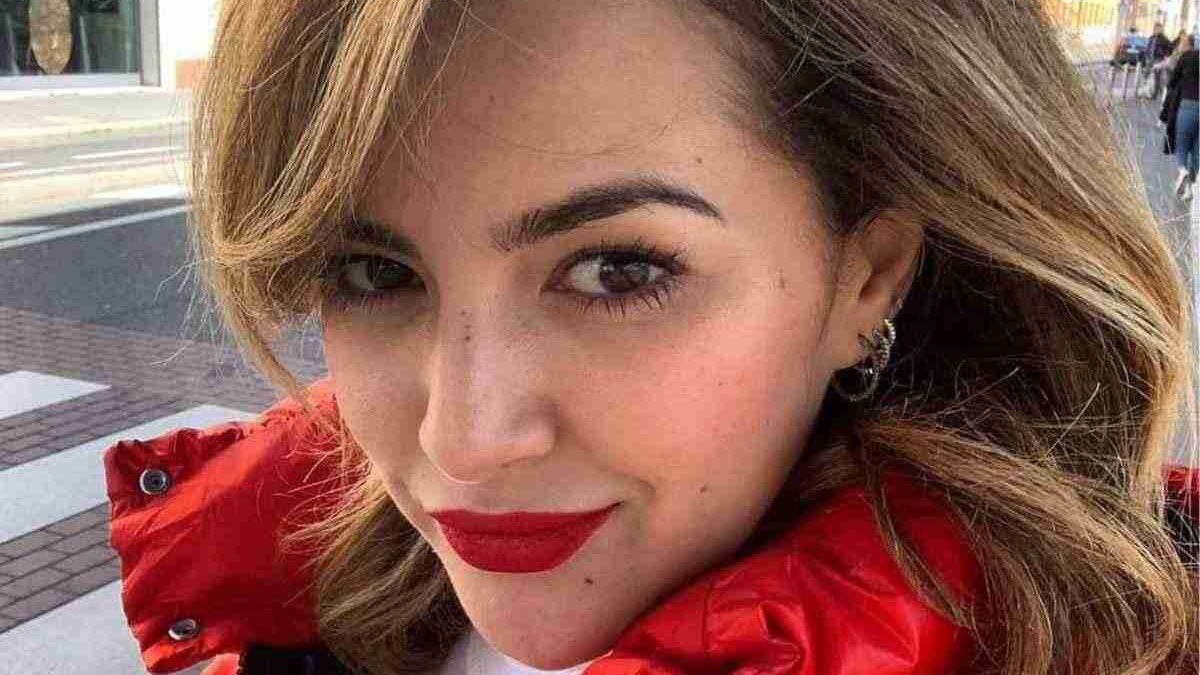 Rajae Bezzaz: età, laurea, compagno, Striscia La Notizia. Carriera e vita privata