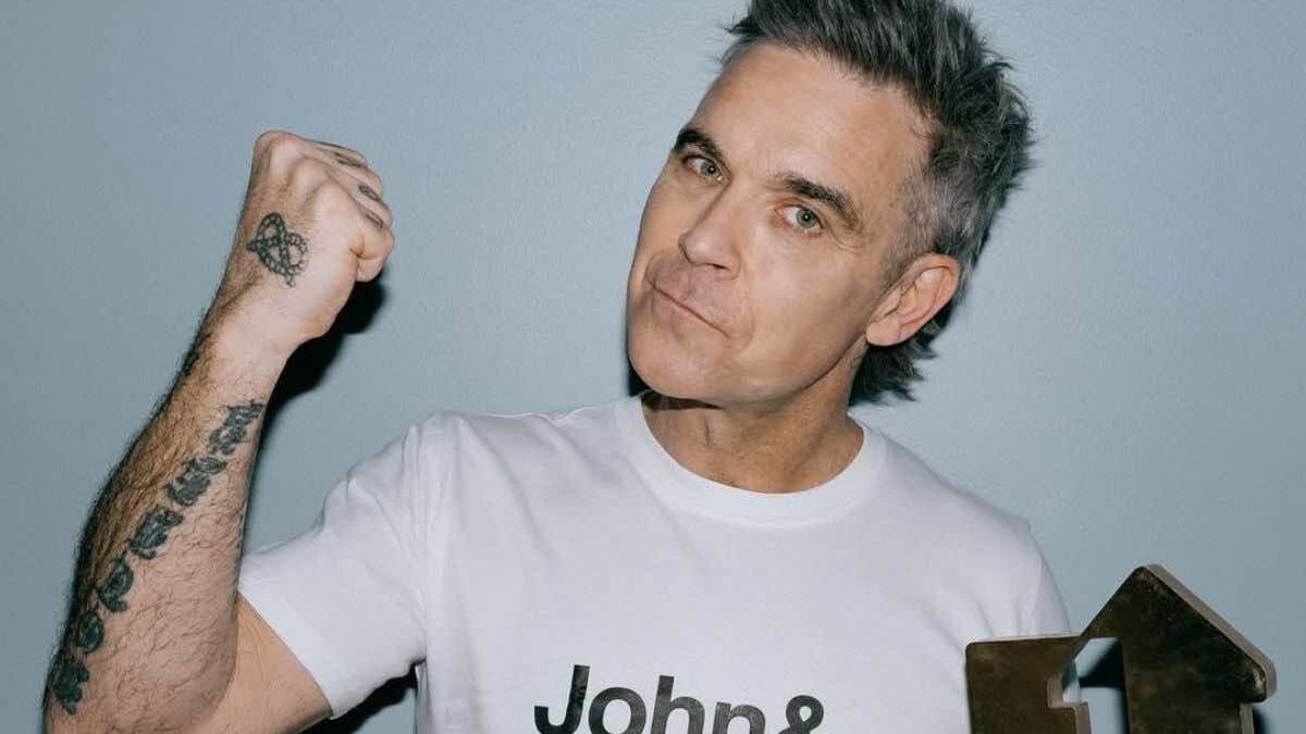 Robbie Williams, il singolo Rocket anticipa il nuovo album Britpop