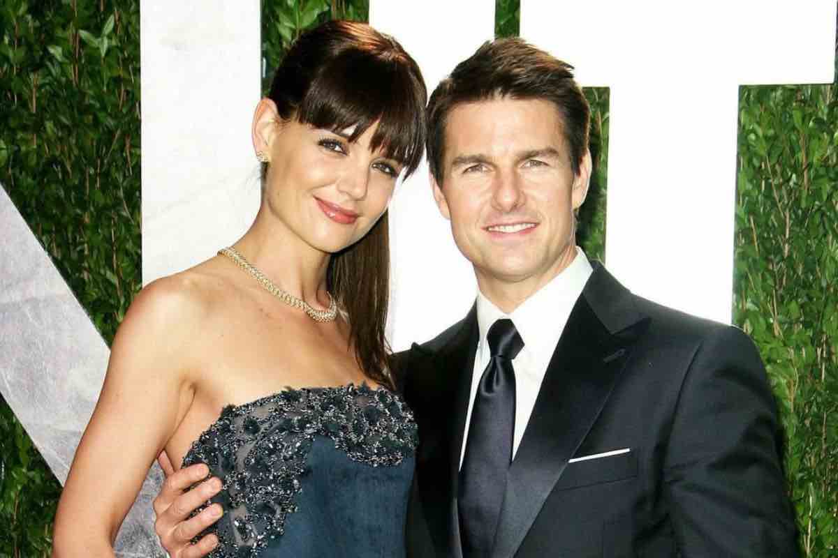 Suri, la figlia di Tom Cruise e Katie Holmes ha compiuto 18 anni ed è identica alla mamma