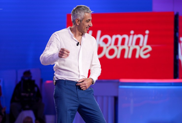 Tradimento cambia la programmazione del 30 maggio