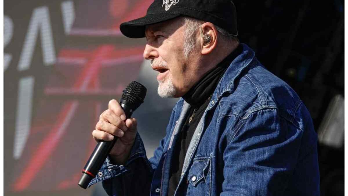 Lutto per Vasco Rossi, il messaggio di addio del cantante affidato ai social