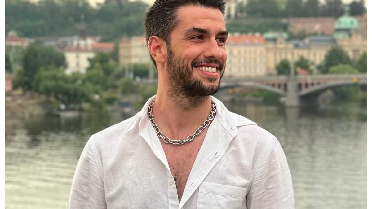 Aras Aydin, chi è la (bellissima) moglie dell’attore di Tradimento e La notte del cuore