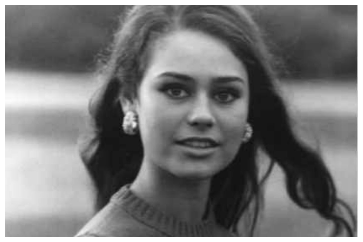 Qui appena 18enne, oggi ha 75 anni ed è una diva della tv e del cinema italiano. La riconoscete?