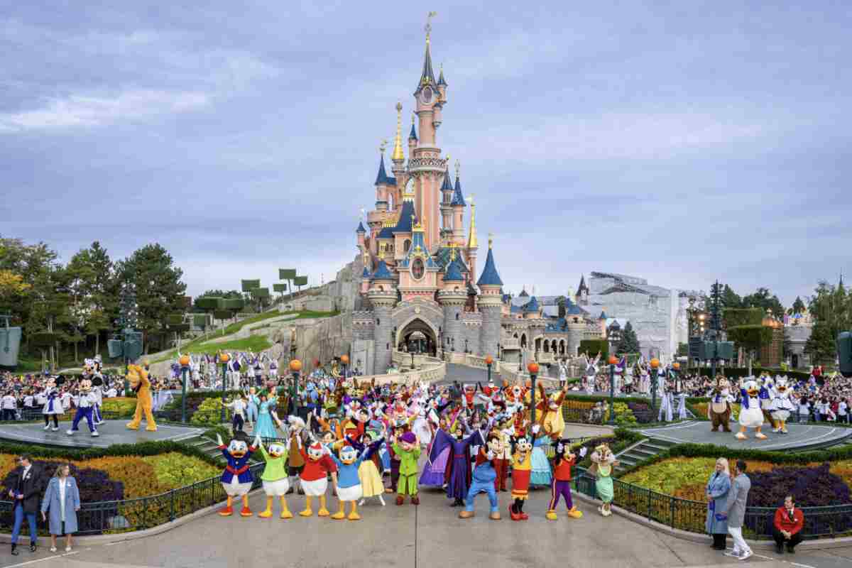 La Disney sospende a tempo indeterminato la presenza dei personaggi delle principesse nei parchi a tema: la causa