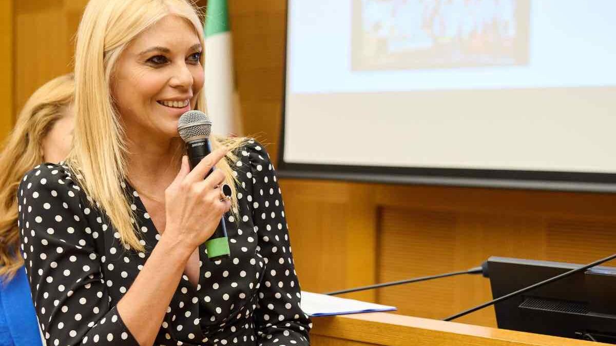 MOIGE, Eleonora Daniele conduce l’edizione 2025: premiati i migliori programmi tv “family friendly”