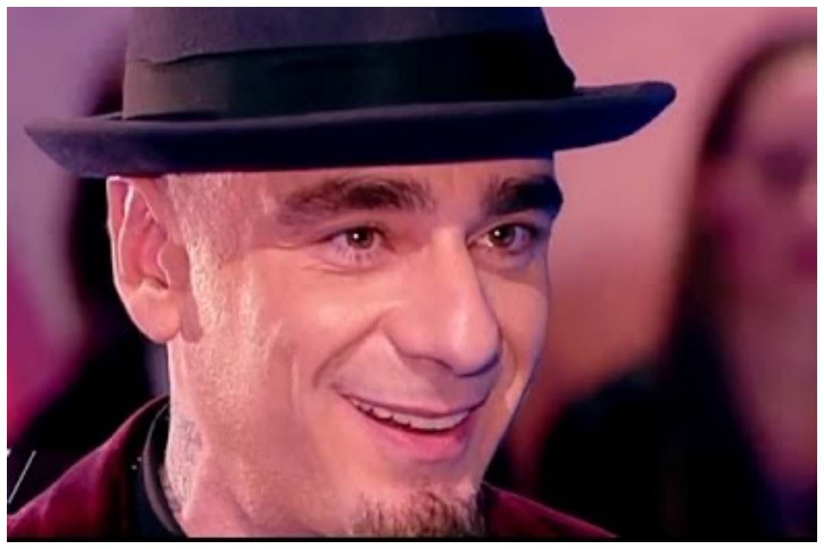 J-Ax, chi è la sua bellissima compagna: ex modella