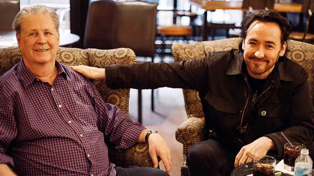 John Cusack ricorda Brian Wilson: “Un cuore aperto, toccato dagli angeli”