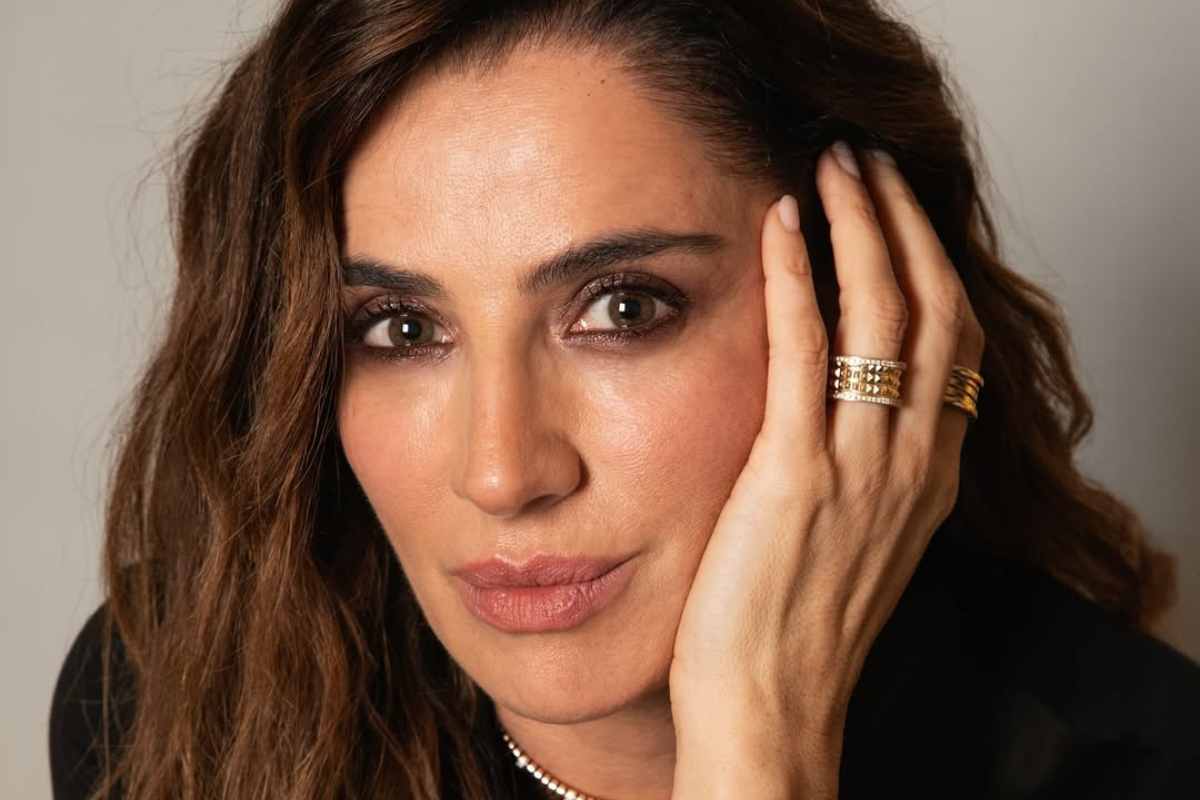 Luisa Ranieri biondissima: la trasformazione dell’attrice, cosa ha fatto ai capelli