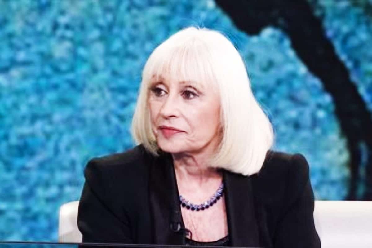 “L’ultima telefonata prima della sua morte, cosa ci siamo detti”. Raffaella Carrà e il retroscena di Malgioglio