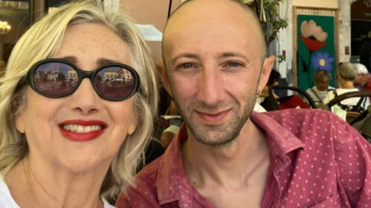 Lunetta Savino e lo scatto con il figlio, identici