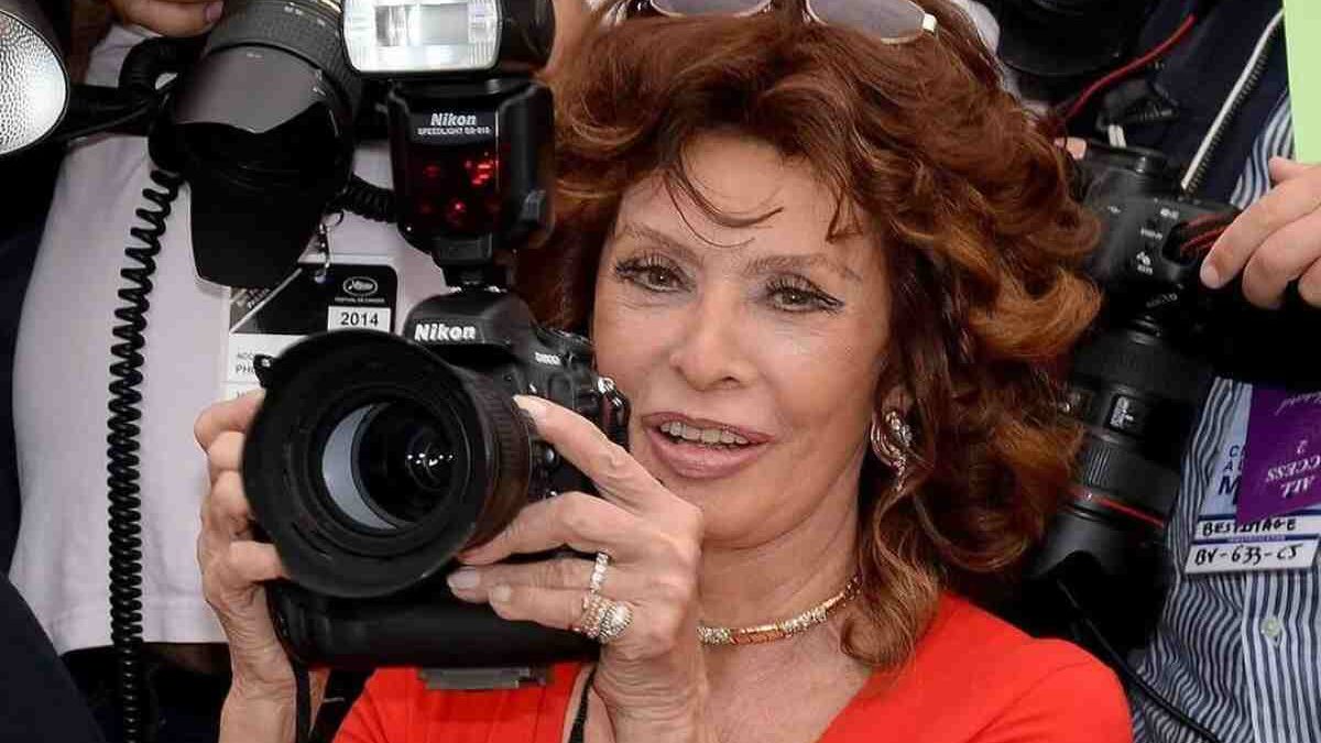 “È lei la nuova Sophia Loren”, decretata la nuova icona italiana. Parola di leggenda