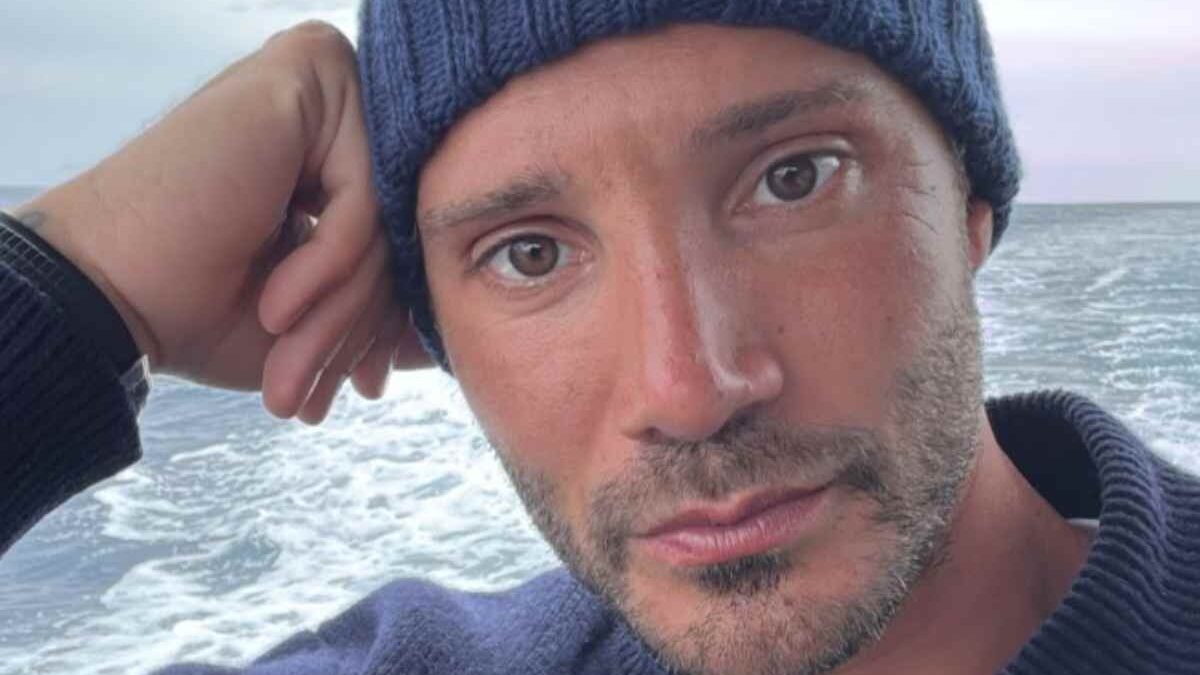 Lo yacht “Santiago” di Stefano de Martino: i dettagli e il prezzo
