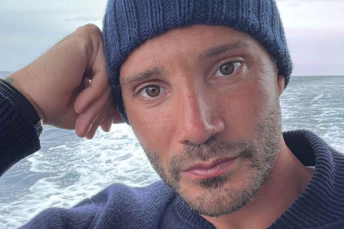 Lo yacht “Santiago” di Stefano de Martino: i dettagli e il prezzo